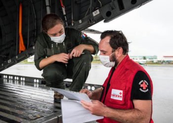 Lutte contre la dengue : 700 kg de matériel sanitaire remis à la Croix-Rouge
