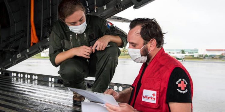 Lutte contre la dengue : 700 kg de matériel sanitaire remis à la Croix-Rouge