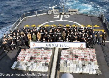Prise record de cocaïne : 4,2 tonnes saisies par la frégate de surveillance Germinal