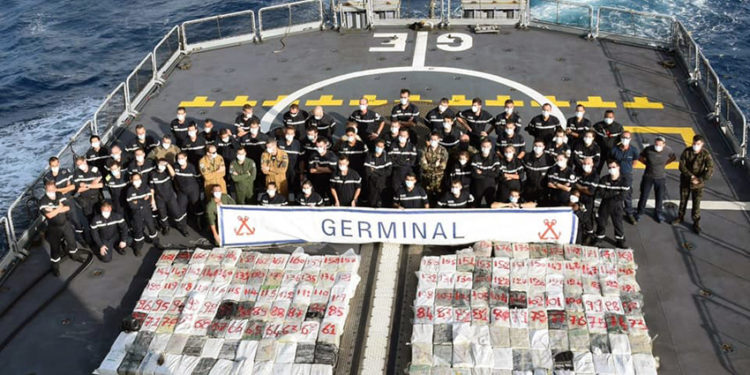 Prise record de cocaïne : 4,2 tonnes saisies par la frégate de surveillance Germinal