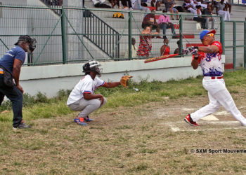 Softball et baseball : Une 4e manche très disputée