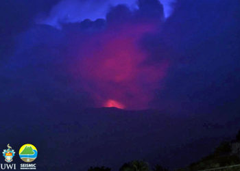 Saint-Vincent et Grenadines : Eruption volcanique du volcan la Soufrière