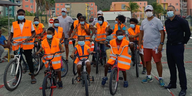 Sécurité routière : Remise de gilets réfléchissants à l’association ASRSM