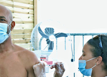 Vaccination : Le Président Gibbs a reçu sa première injection