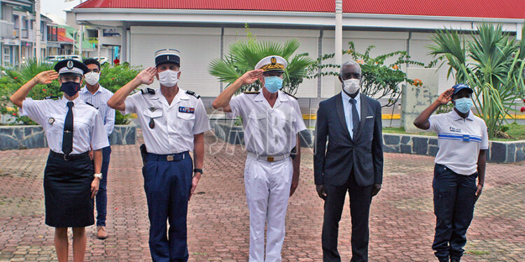 Hommage aux morts en Indochine : Dépôt de gerbes au monument aux morts