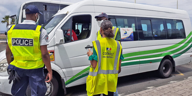 Transports publics en Guadeloupe : Contrôle à la gare routière de Basse-Terre