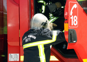 Violences urbaines en Guadeloupe : Des véhicules et des poubelles incendiés