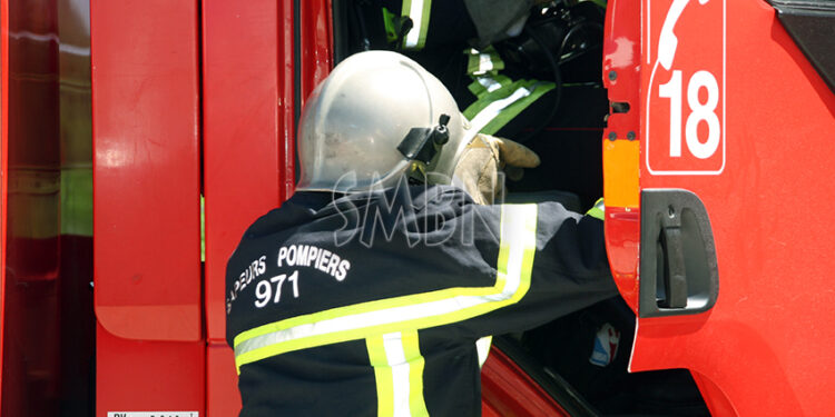 Violences urbaines en Guadeloupe : Des véhicules et des poubelles incendiés