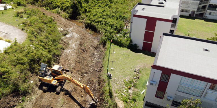 Saison cyclonique : Nettoyage des ravines et des bords de routes