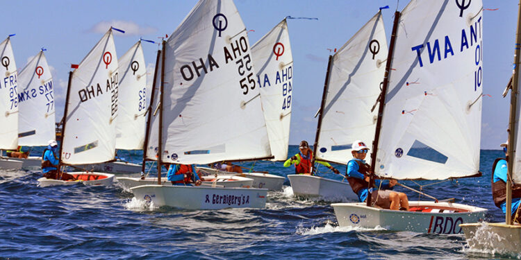 16e Championnat annuel Sol Sint Maarten Optimist 2021 : Participation de 19 jeunes marins venus de 6 pays différents