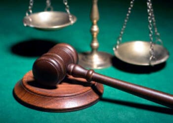 Soupçons de corruption : Détention suspendue pour les deux policiers suspects