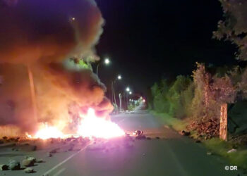 Un début de semaine agité à Saint-Martin : Plusieurs barrages en cours