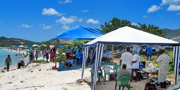 Fêtes de Pâques : Des bennes à ordures pour la propreté des plages