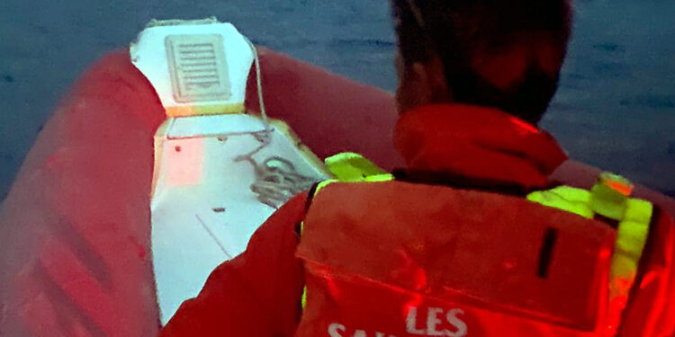 Intervention de la SNSM : Assistance en mer pour un homme à la dérive