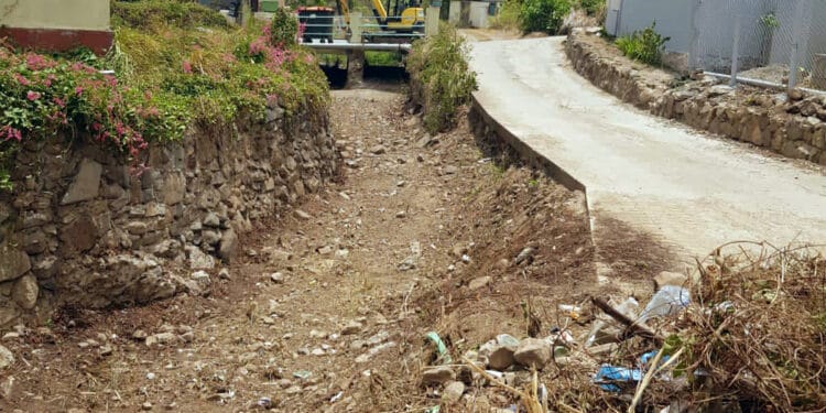 Saison cyclonique : Nettoyage des ravines et des fossés