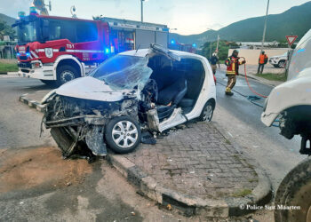 Collision frontale entre une voiture et un camion : Un blessé grave désincarcéré de la voiture