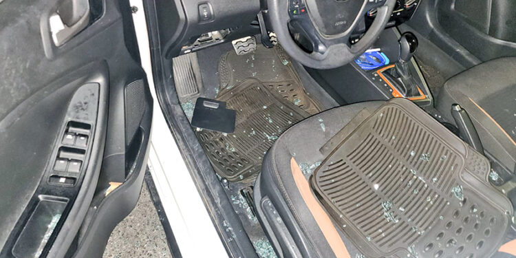 Interpellation et coopération policière : Collaboration entre les forces de l’ordre des deux parties de l’île