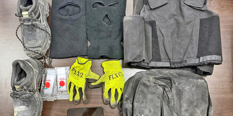 Opération antidrogue à Sint Maarten : Deux personnes arrêtées, une arme à feu et de l’argent liquide saisis